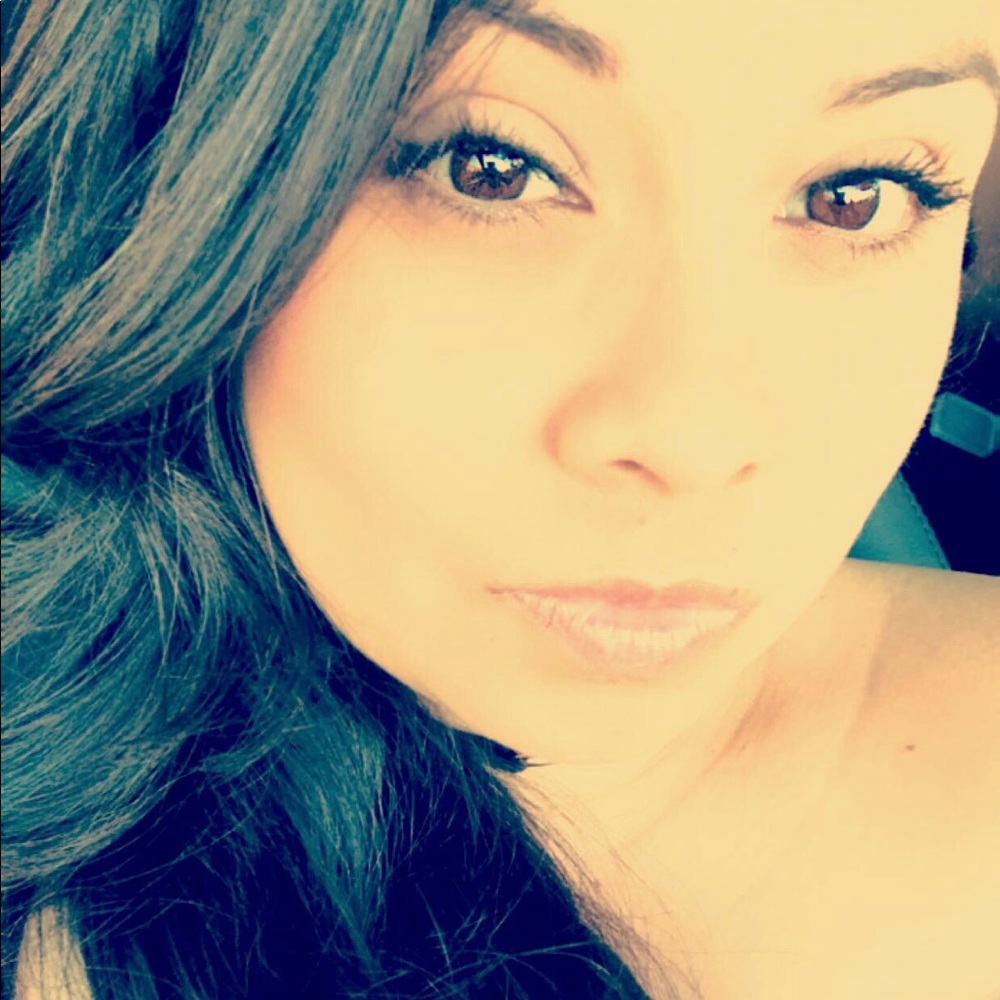 Meet you're seller. Will Bundle. Make an offer!